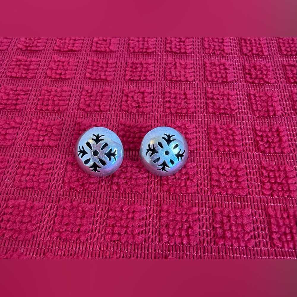Vintage Taxco Mexican Sterling Silver Cutout Dome Stud Earrings
